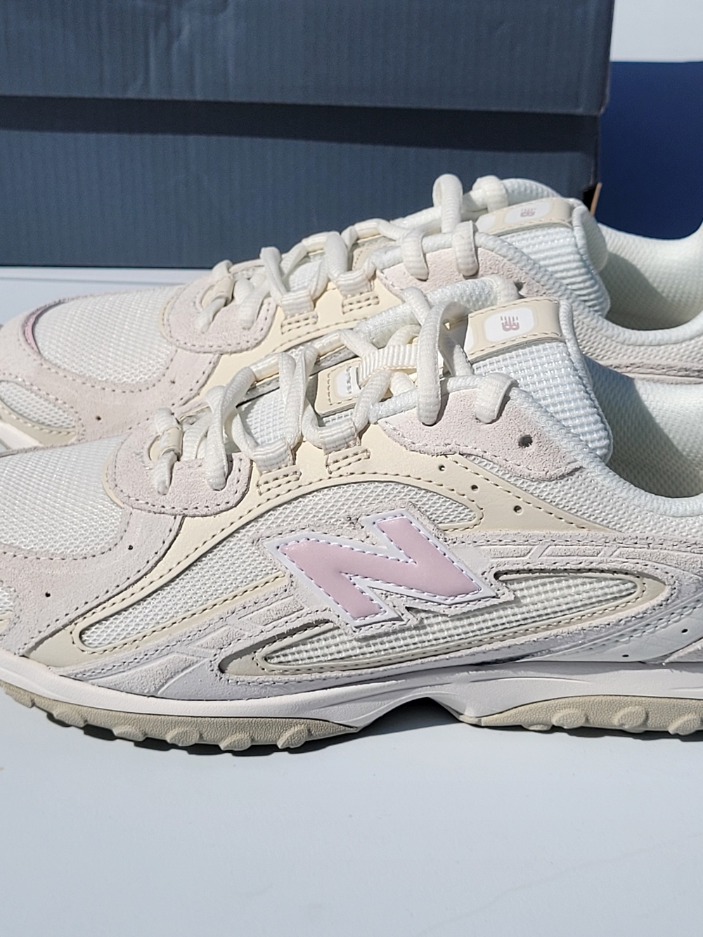 YOUTH/WOMENS 5.5Y/7W NEW BALANCE 204L ATHLETIC/ RUNNING SHOE– WHITE/PINK – NIB - Picture 6 of 7